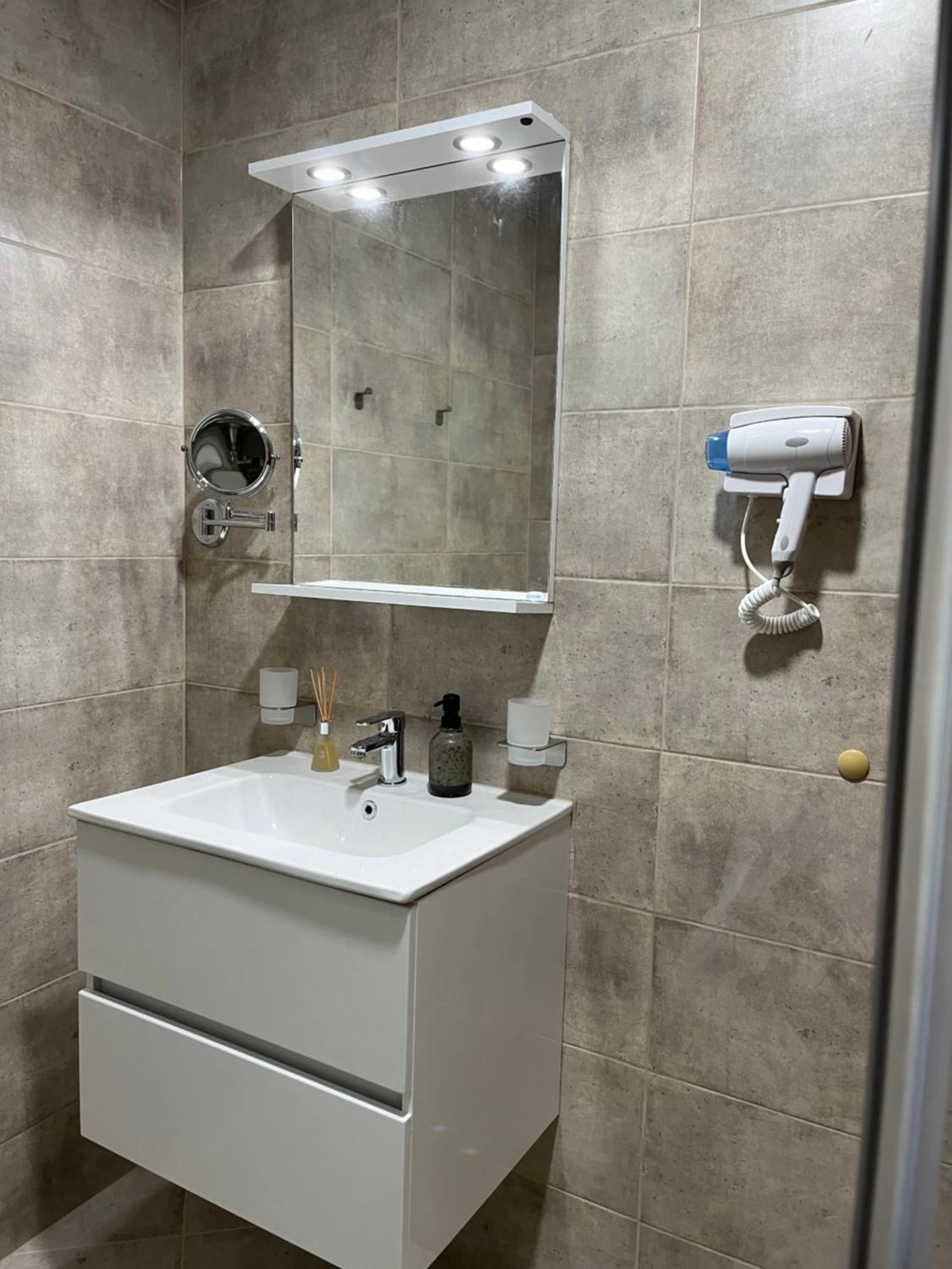 Golf Coast Boutique Studio With Sea View 토폴라 외부 사진