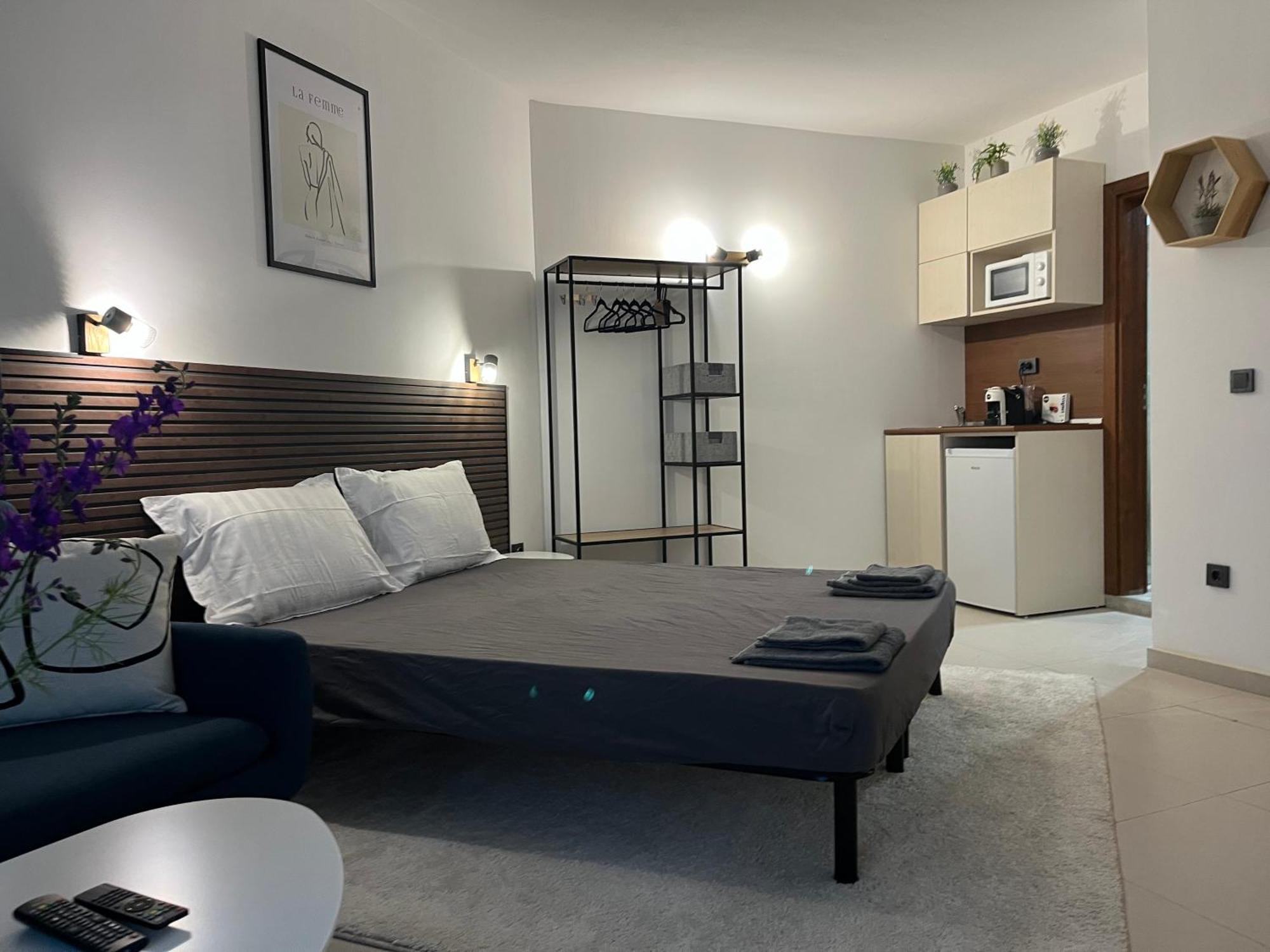 Golf Coast Boutique Studio With Sea View 토폴라 외부 사진